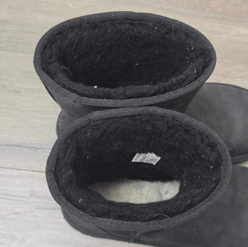 UGG Essential Short II Wool Lined Black Suede Women Size 7 Outdoor Ski Snow